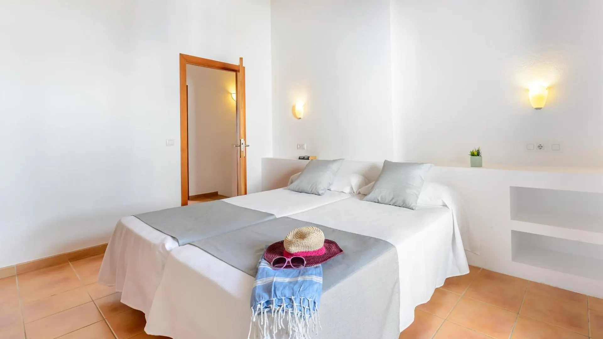 *** Lägenhetshotell Vibra Blanc Cottage Apartmentos - 3Sup Sa Caleta Spanien