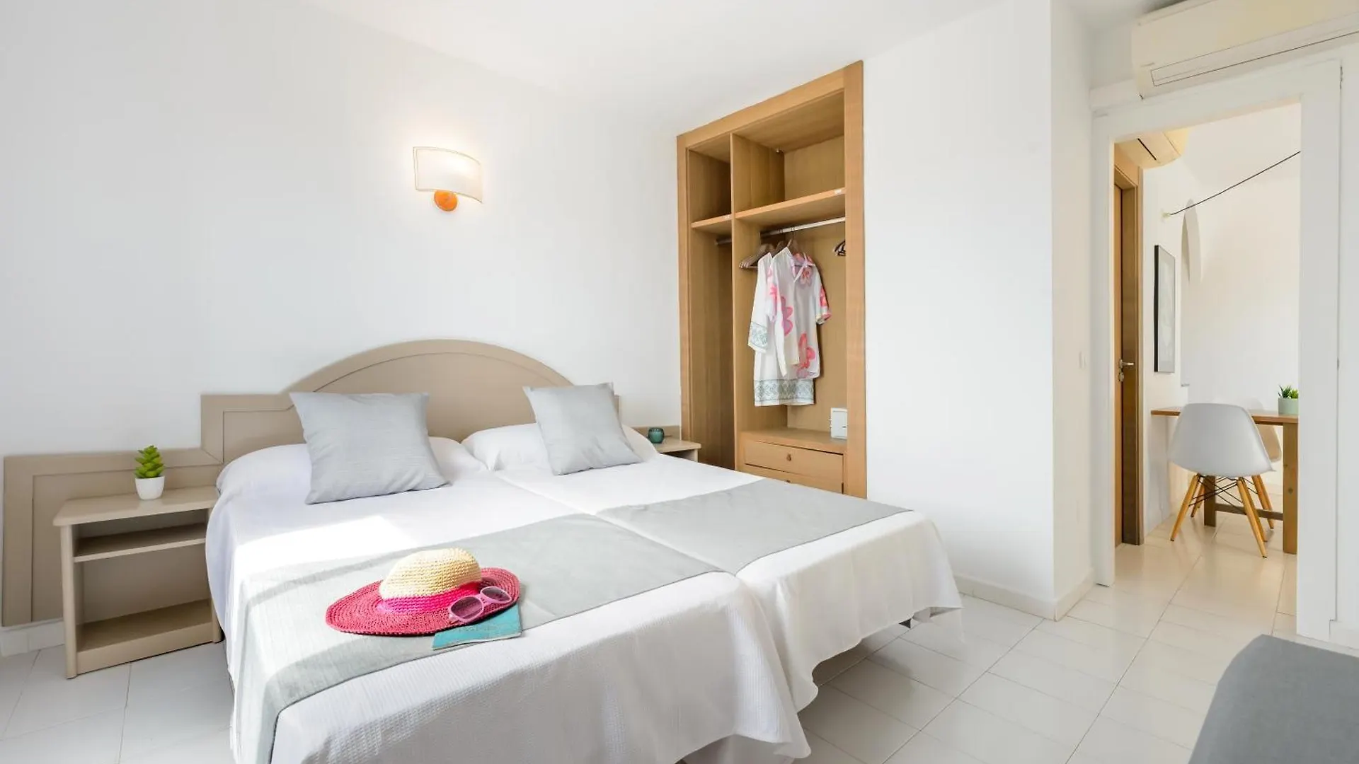 Vibra Blanc Cottage Apartmentos - 3Sup Sa Caleta 3*,  Espanha