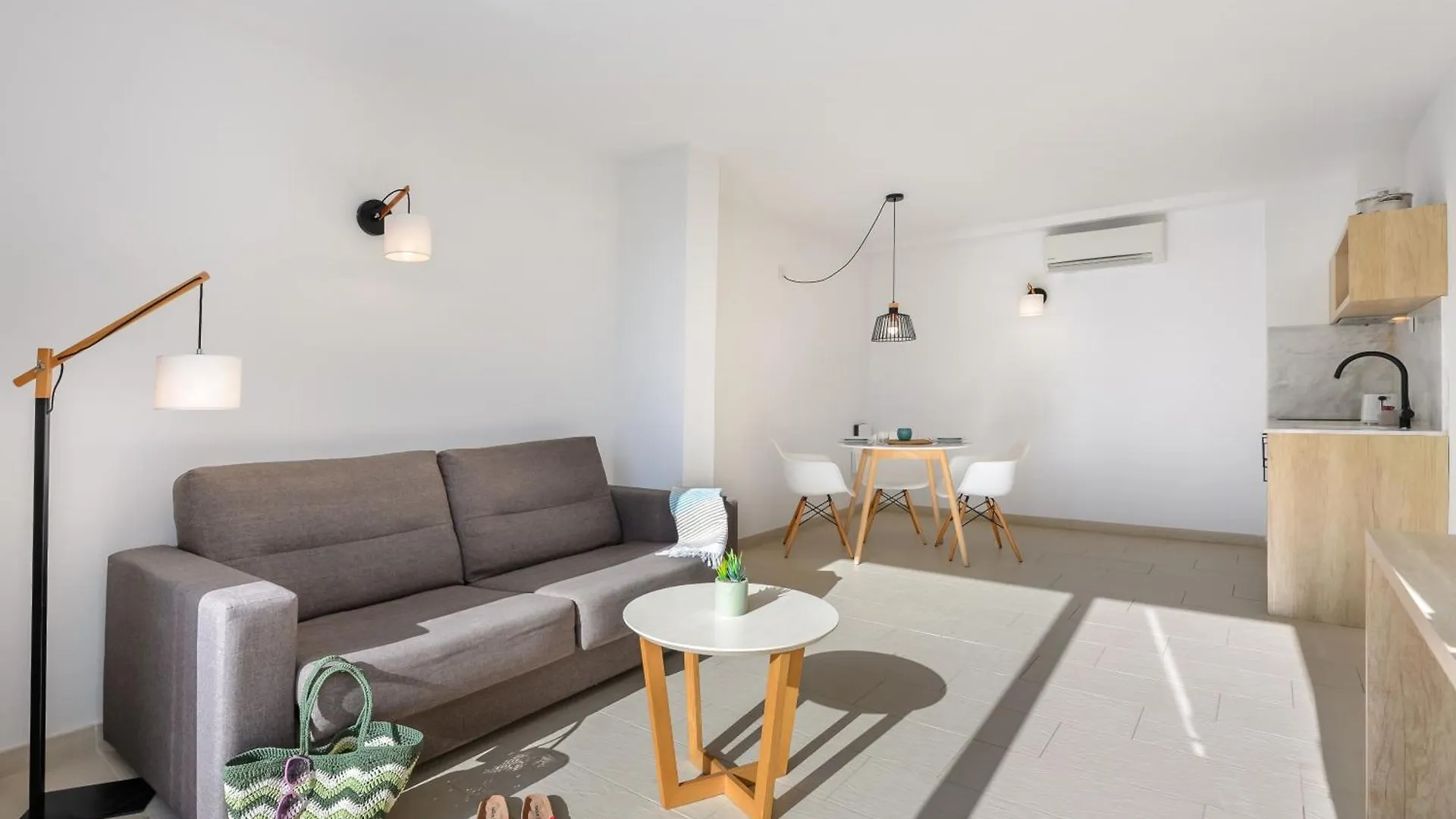 Vibra Blanc Cottage Apartmentos - 3Sup Sa Caleta Apart-hotel